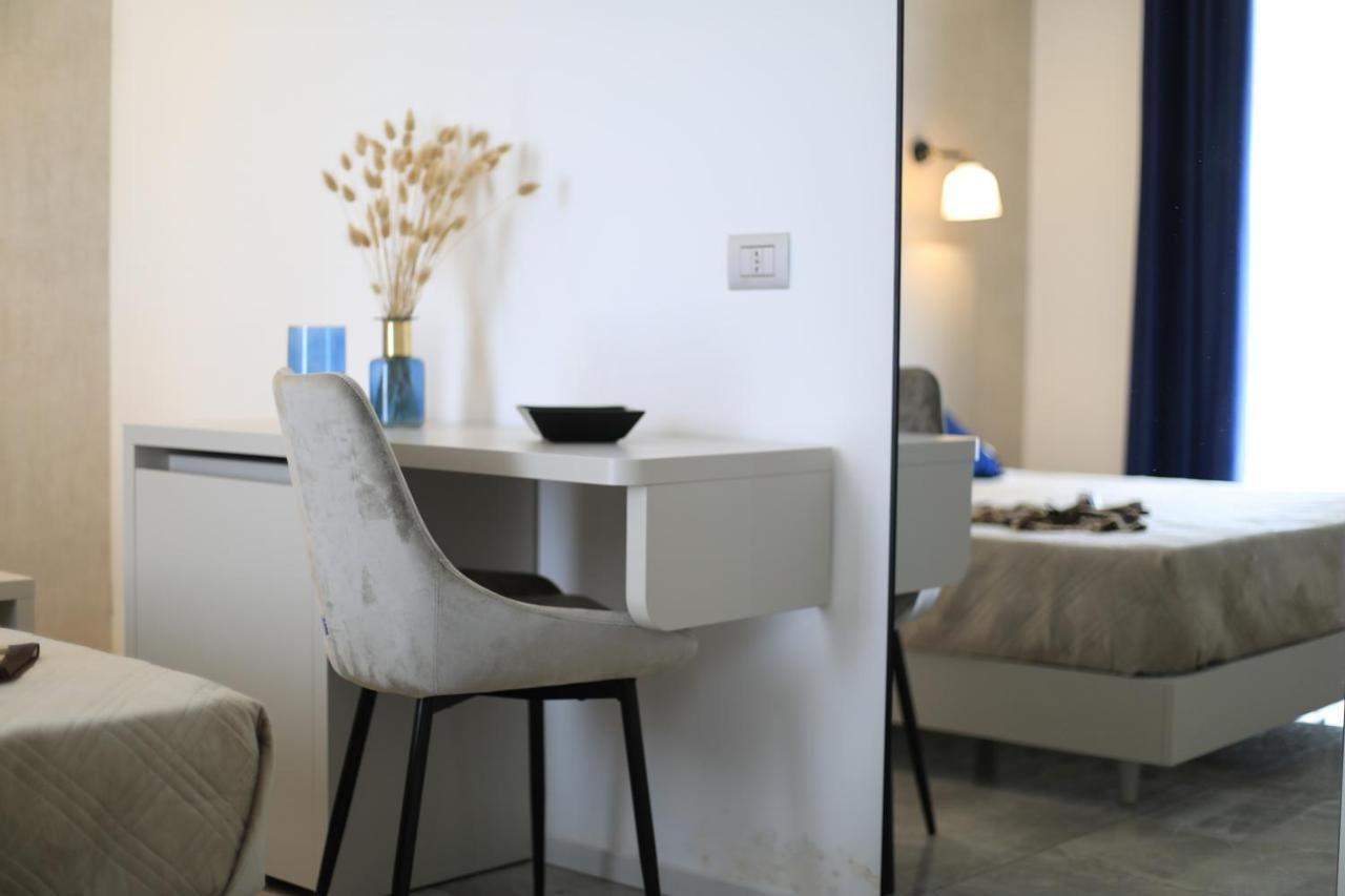 Calaluna Rooms 切萨雷奥港 外观 照片