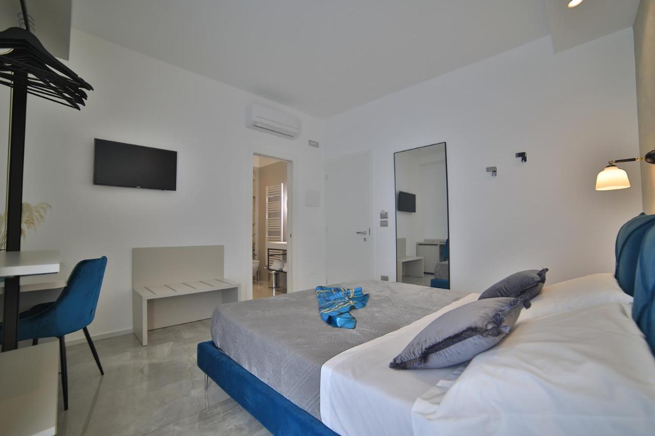 Calaluna Rooms 切萨雷奥港 外观 照片