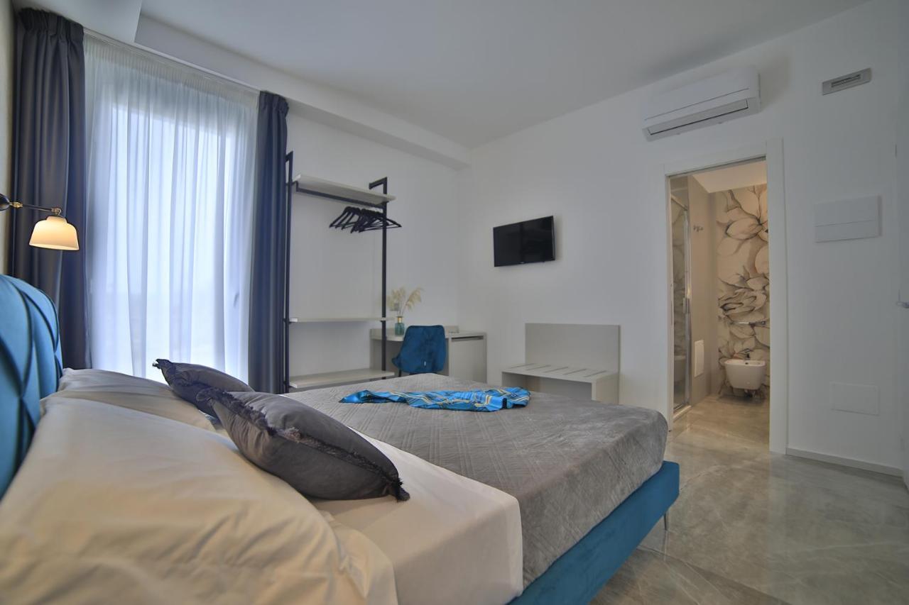 Calaluna Rooms 切萨雷奥港 外观 照片