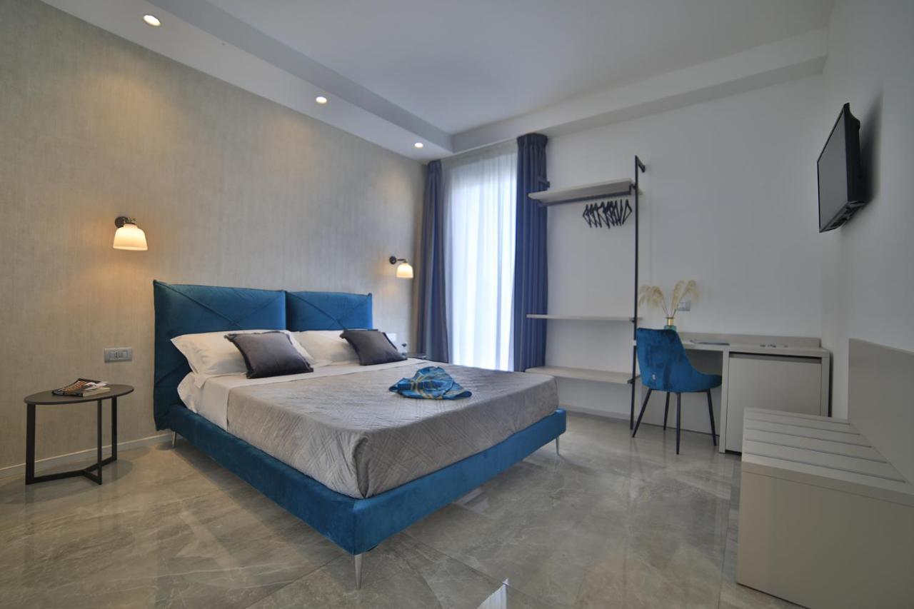 Calaluna Rooms 切萨雷奥港 外观 照片
