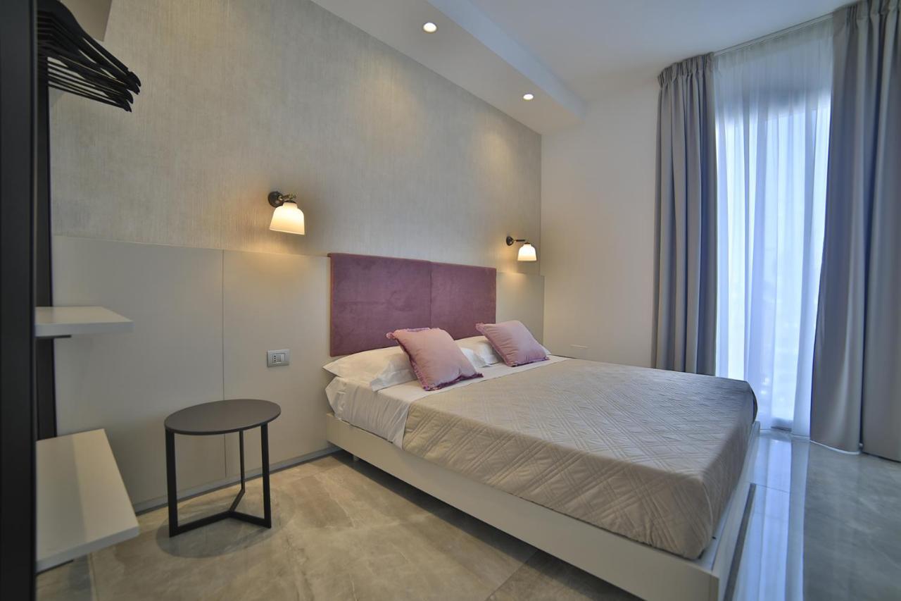 Calaluna Rooms 切萨雷奥港 外观 照片